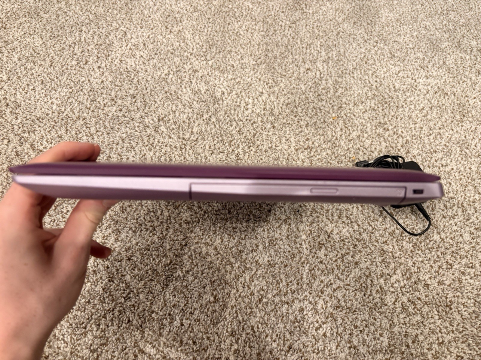 Lenovo IdeaPad 330-15AST 15.6″ Purple AMD A9 8GB 1TB HDD Windows Charger