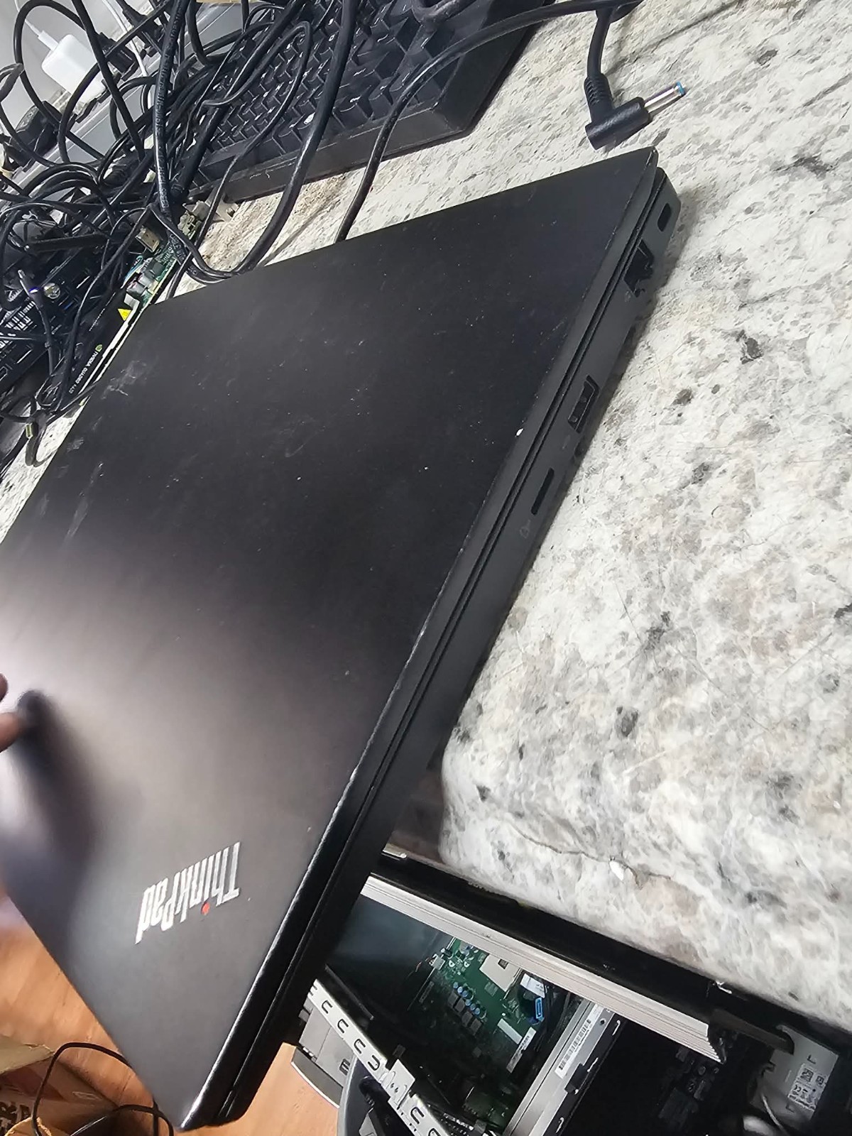 Clean Lenovo ThinkPad E580 15.6″ Laptop | i5-8250U 1.6GHz | 8GB | No HD OS/AC