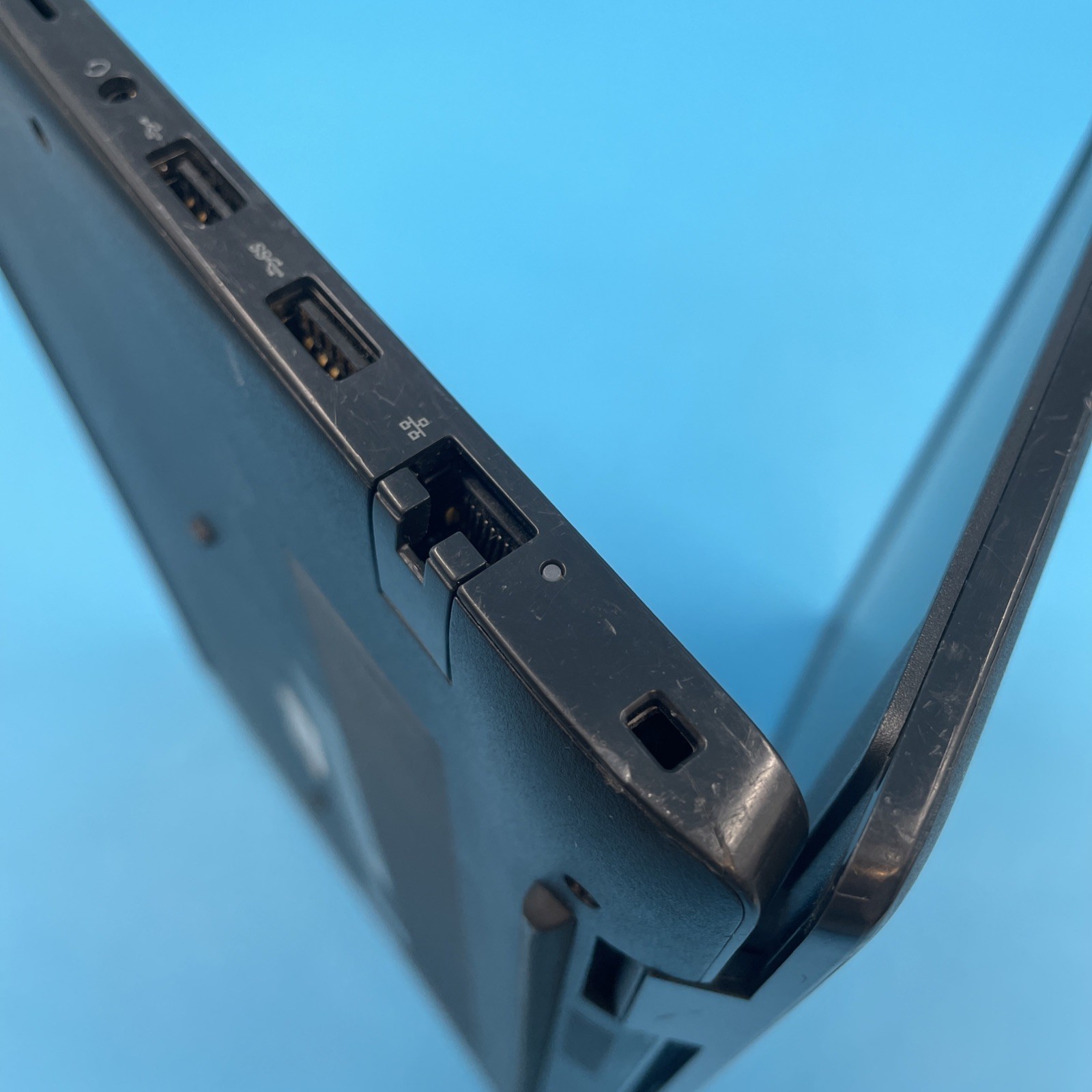 Dell Latitude 3420 | i5-1135G7 | 8GB RAM | 256GB SSD | WIN 11 PRO | 75% BATT