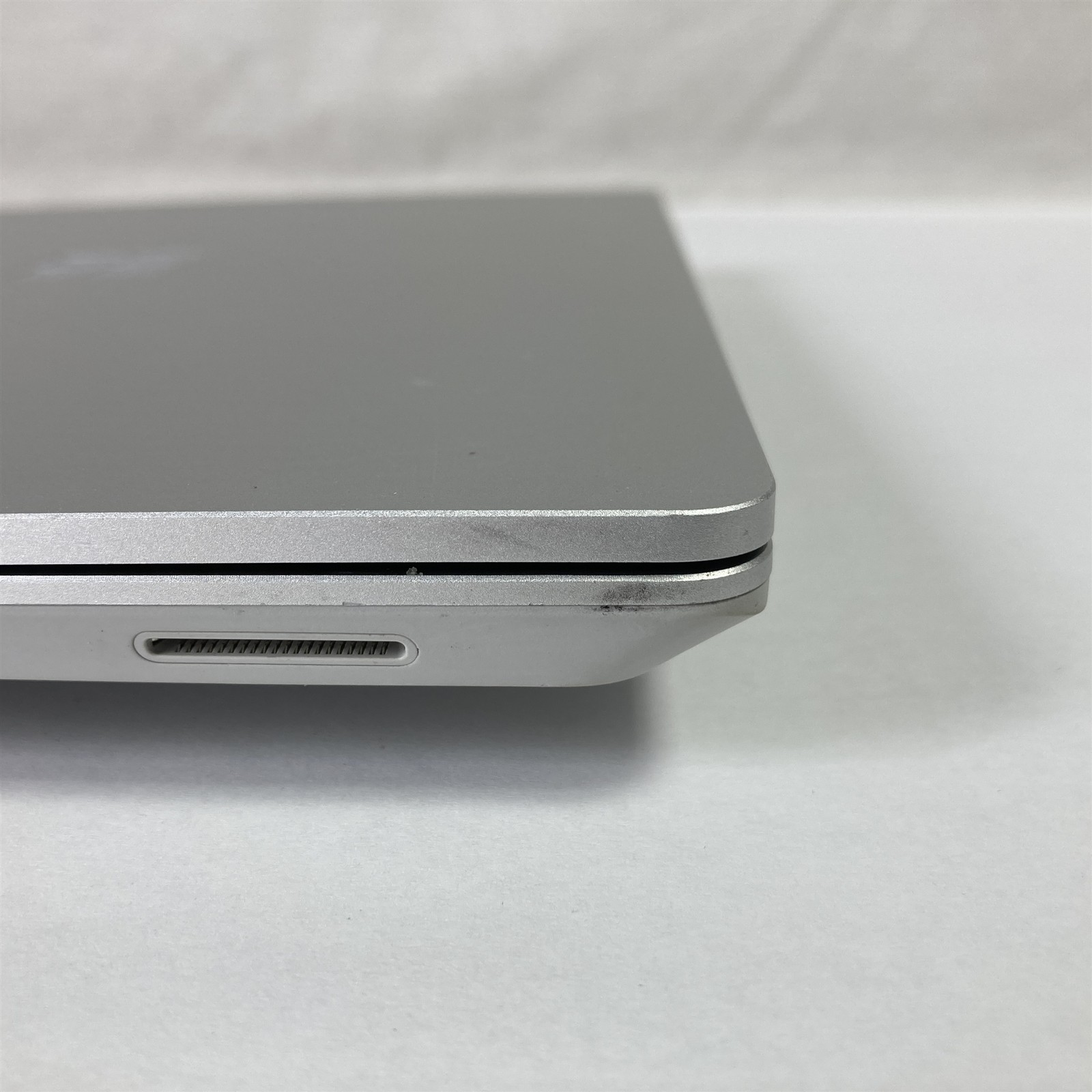 Microsoft Surface Laptop Go 2 12.4″ i5-1135G7 2.4GHz 16GB 256GB NVMe SSD – Win11