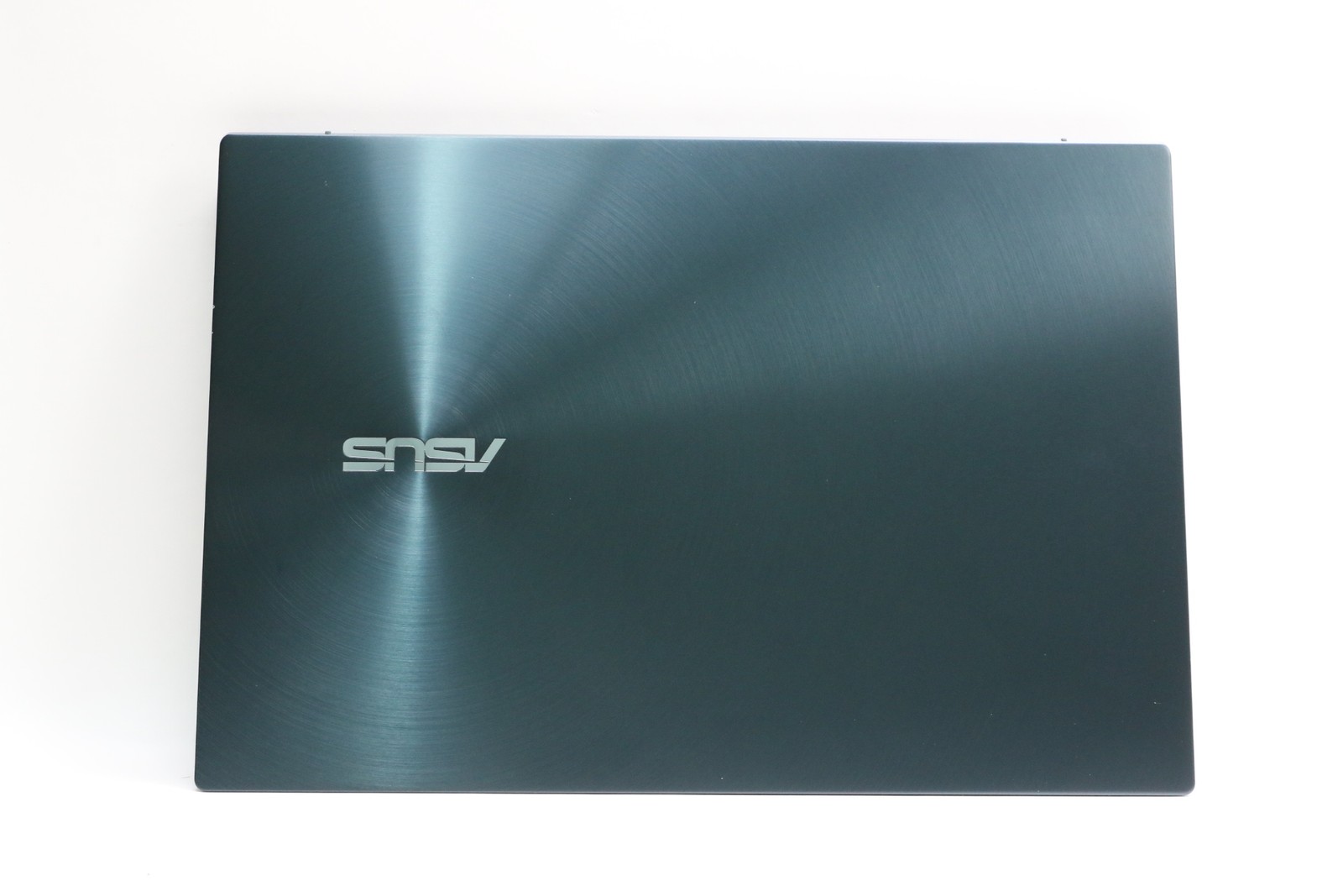 READ! 15″ Asus Zenbook Pro Duo UX581GV, i7-9750H, 16GB, 1TB