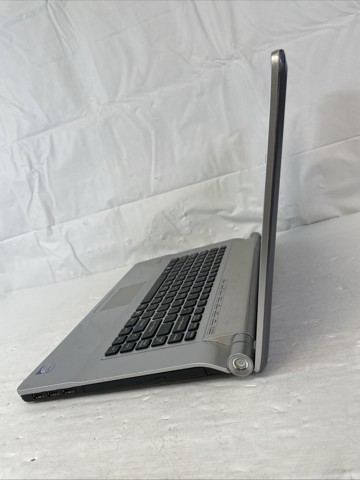 Sony VAIO VGN-FW139E Intel Core 2 Duo 2.26GHz 3GB RAM 250GB HDD Radeon Win10 Pro