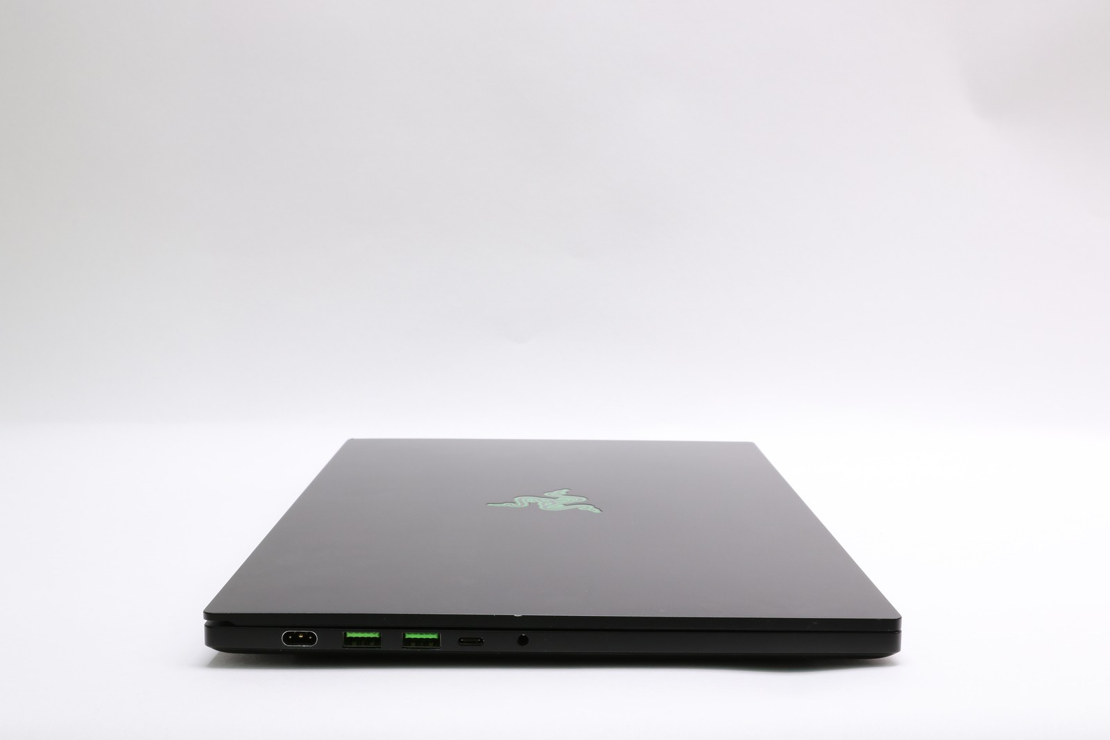 15″ Razer Blade 15 Advanced Model (mid 2021), i7-11800H, 16GB, 1TB SDD, RTX 3070