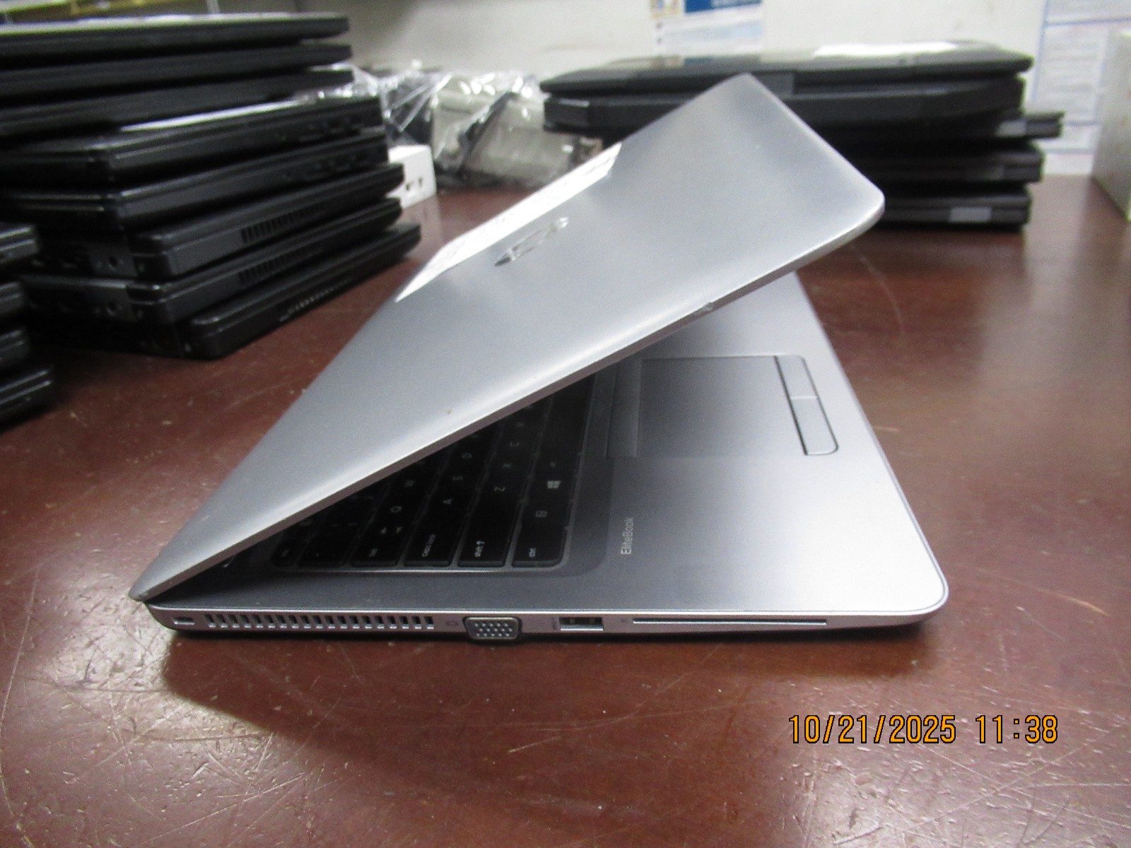 HP EliteBook 850 G3 15.6″ i5 6200U 2.30GHz 16GB 128GB M2SSD Laptop +AC [NO OS]