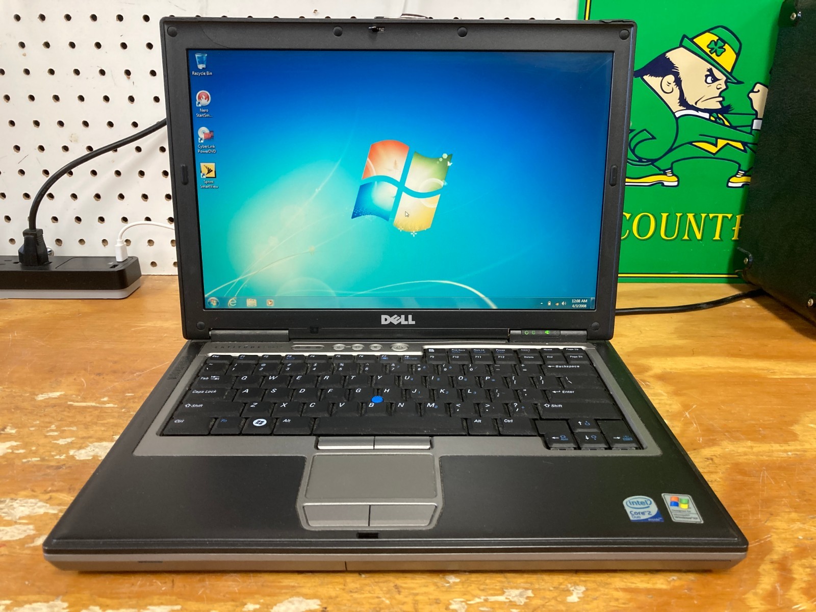 Dell Latitude D630 Intel Core 2 Duo 2.20GHz 2GB RAM 14″ Laptop (NO HDD/OS)