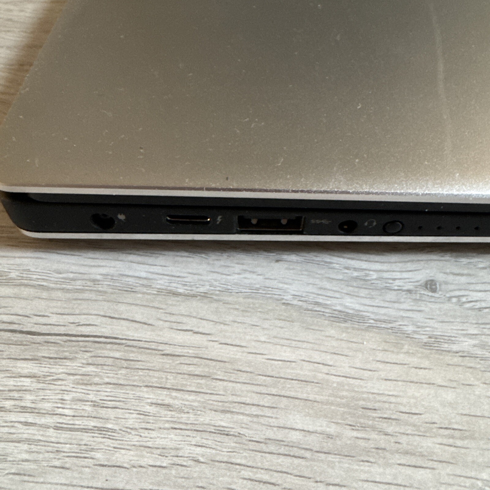 Dell XPS 13 9350 – i5-6200U 8GB/256GB Windows 11 Laptop