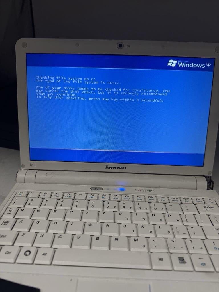 Lenovo IdeaPad S10 4231 Red Powers on , Partially Tested NO POWER SUPPLY