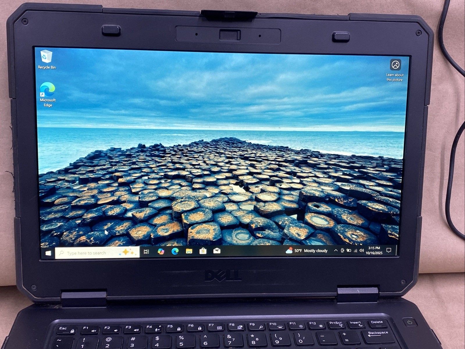 Dell Latitude 5414 – 14″ FHD – i5-6300U – 8GB – 256GB SSD – Win 10 Pro – READ