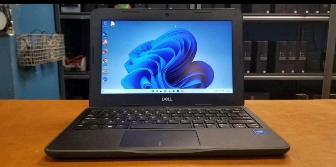 Dell Latitude 3190 – Intel Celeron, 128 GB SSD, 4 GB RAM, Windows 11