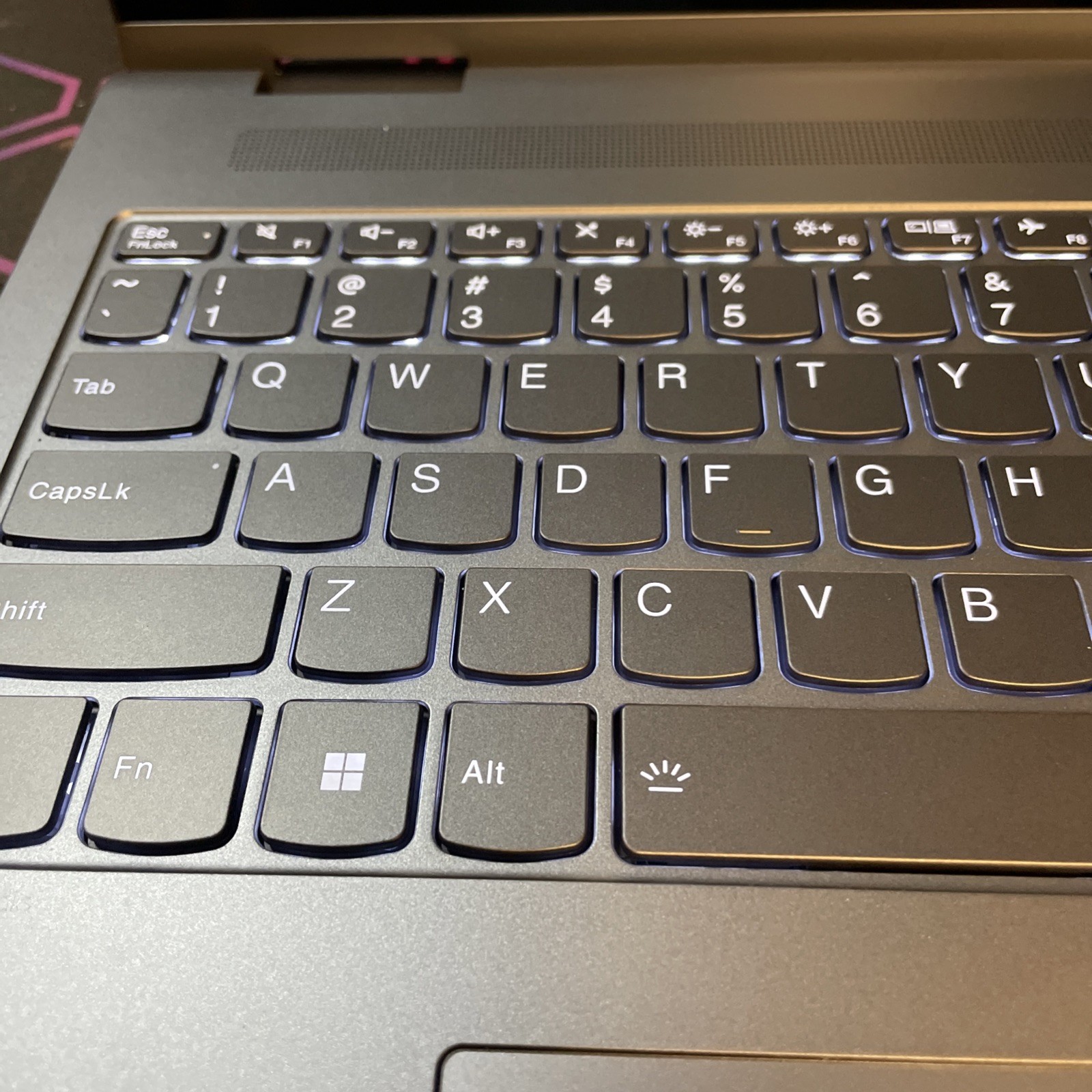 Lenovo IdeaPad 5 2-in-1 16″ Touch Core 5 120U 16GB 512GB Backlit KB CAM