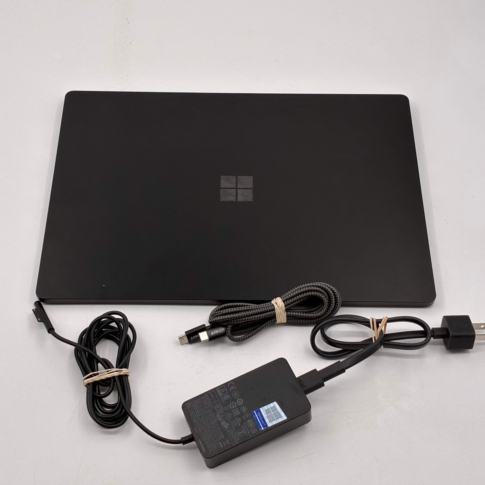Microsoft Surface Laptop 5 13.5″ i7-1265U 16GB 256GB SSD Black – Used