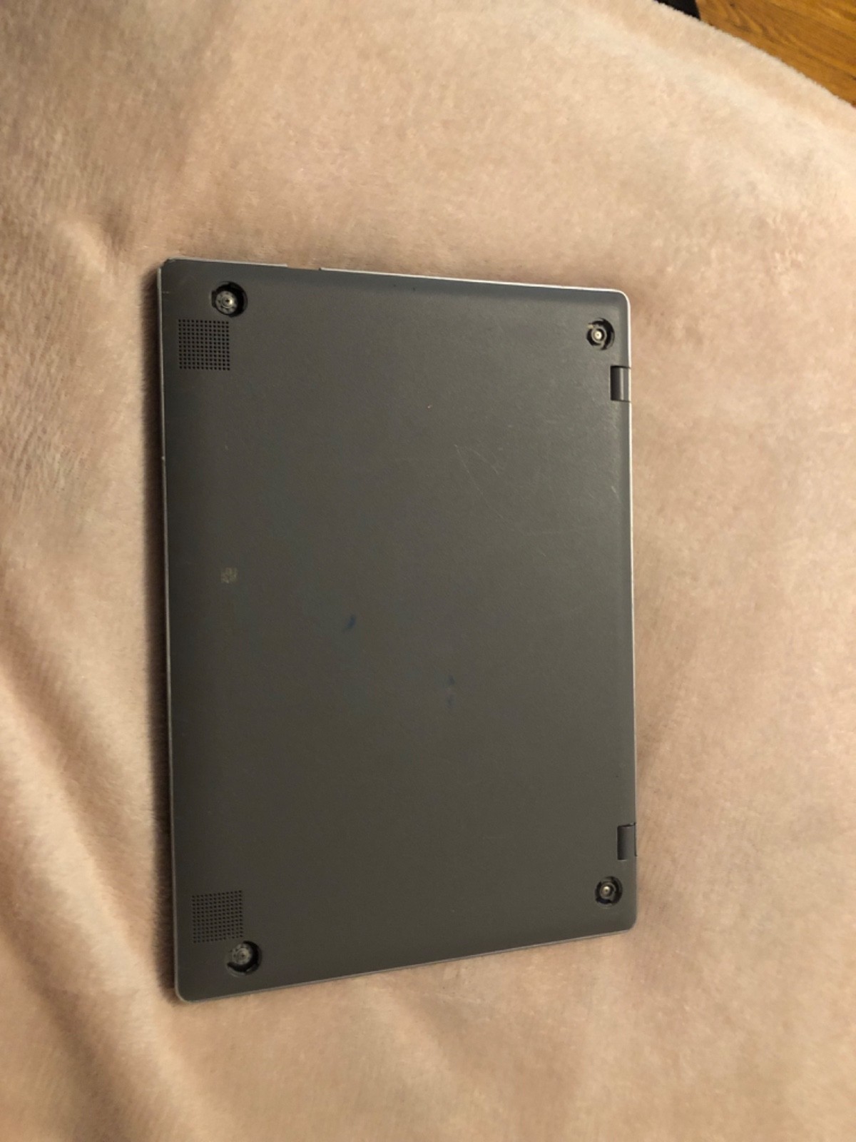 Samsung Chromebook 4 11″6 inches not working and keys are missing.