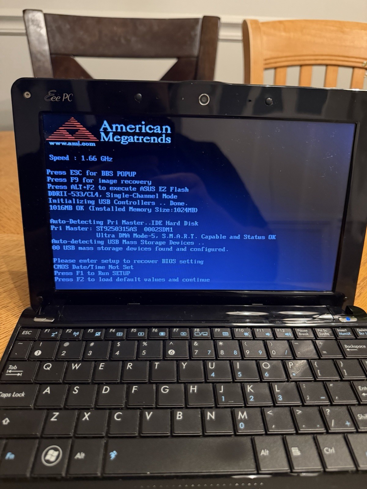 Asus EEE PC 1005HA Windows 7 10in Mini Black Laptop Intel Atom N280 220Gb HDD