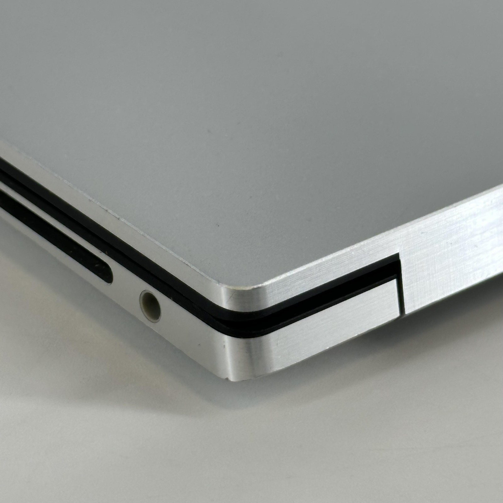 Dell XPS 15 9520 Silver FHD+ 2.3 GHz i7-12700H 32GB 1TB SSD RTX 3050 Good