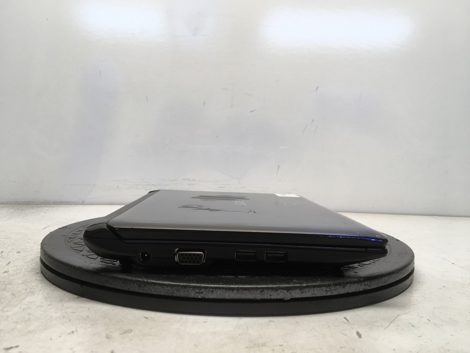 Acer Aspire One NAV50 Intel Atom N450 1.66GHz 1 GB NO HDD No Batt