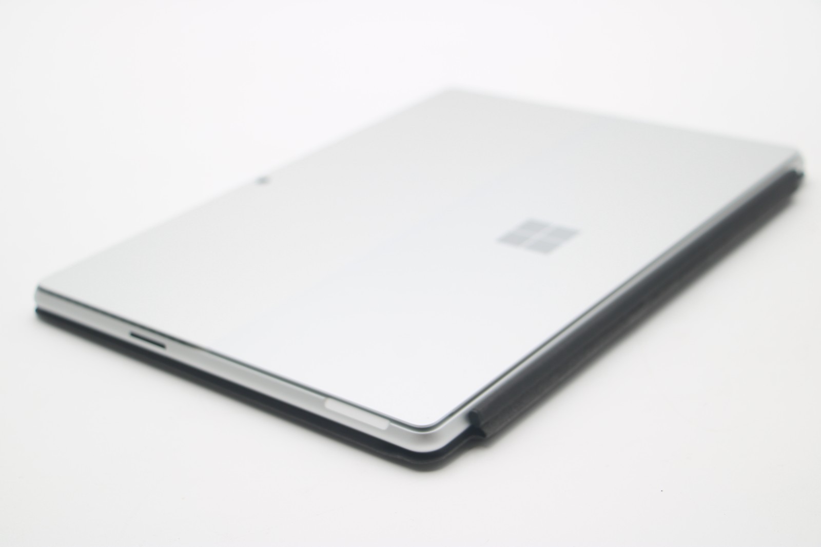 Microsoft Surface Pro 10 13″ 2.10GHz Ultra 5 /16GB/256GB SSD *94% BH* Type Cover