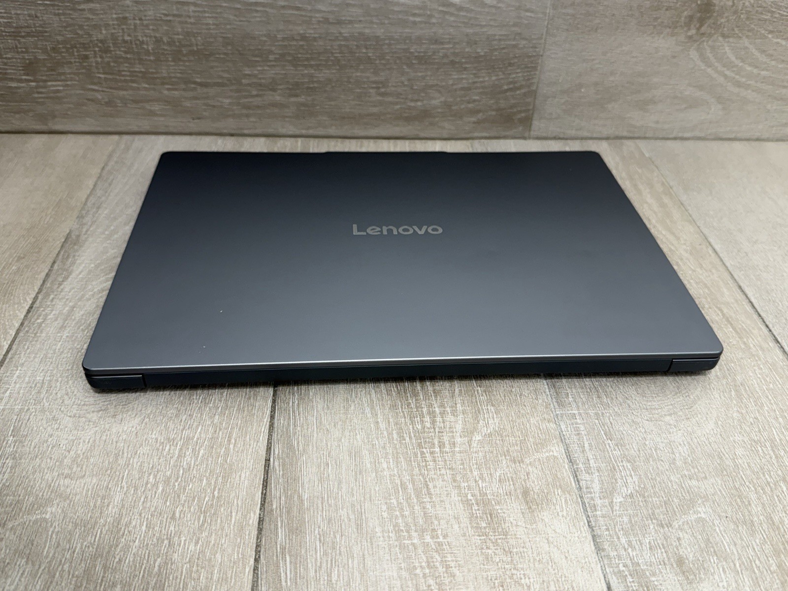 IdeaPad Slim 3 15Q8X10 15″ WUXGA Snapdragon X 16GB RAM 512GB NVMe Win-11