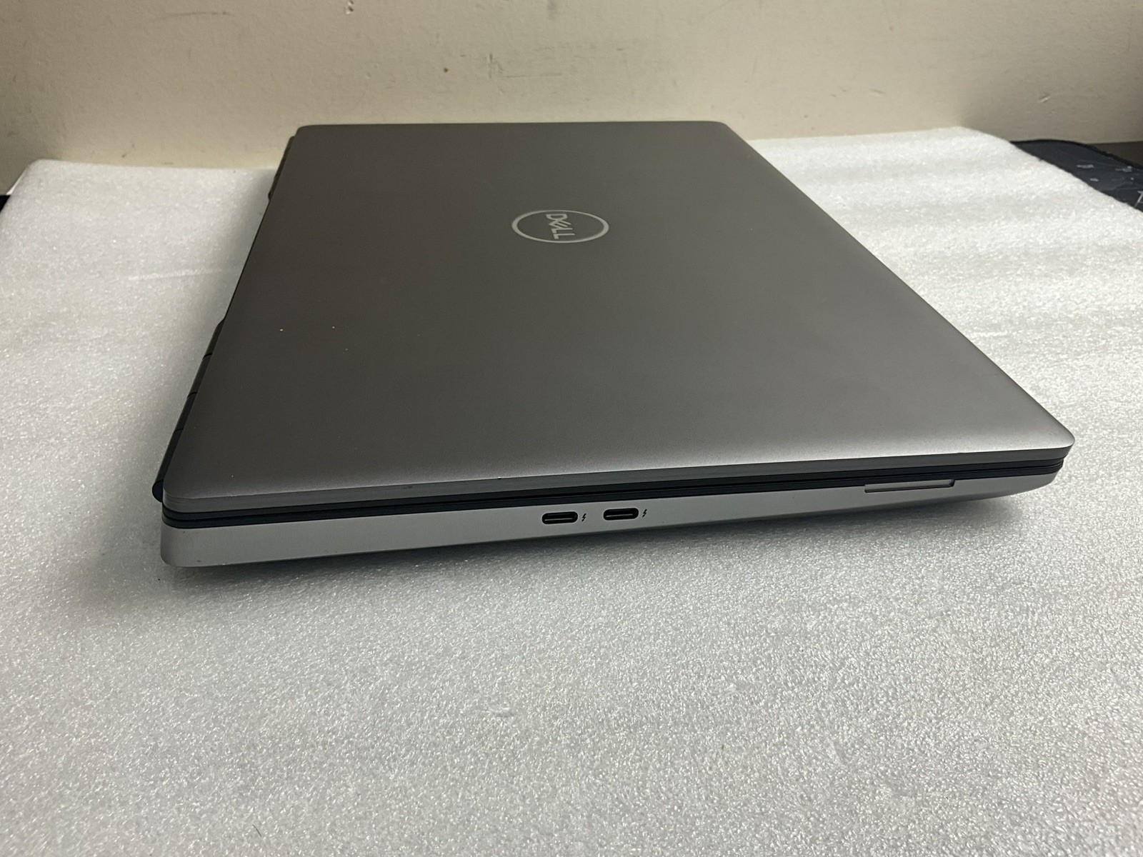 Dell Precision 7550 Laptop i7 10750H 2.6GHZ 15.6″ FHD 32GB 1TB NVMe Windows 11pr