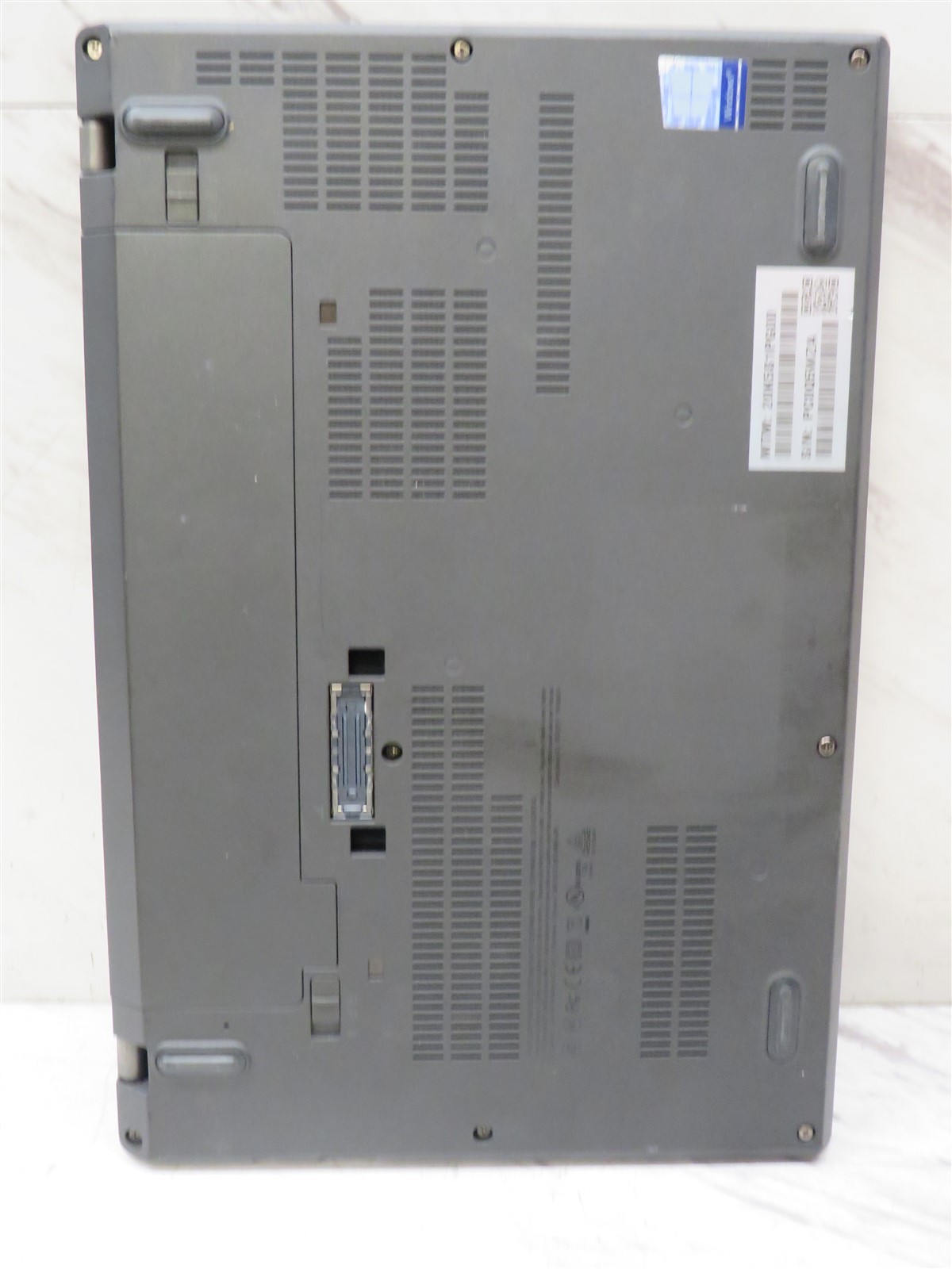 Lenovo ThinkPad X270 Intel Core i5-6300u @ 2.40GHz 8GB RAM 12.5″ Laptop With AC