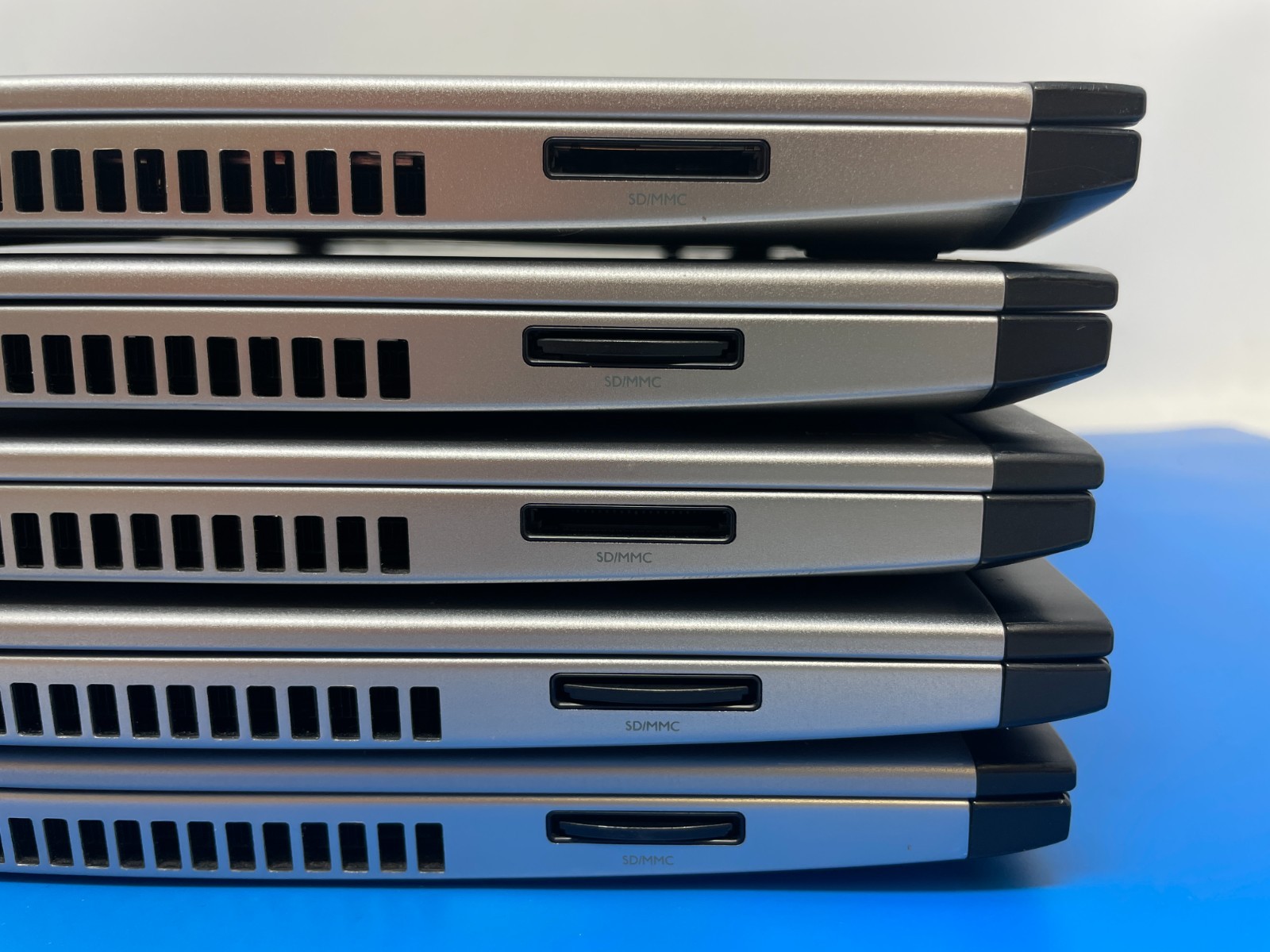 FOR PARTS: 5 Dell Latitude 3330 Intel Celeron 1007U 2GB RAM 320 GB HDD