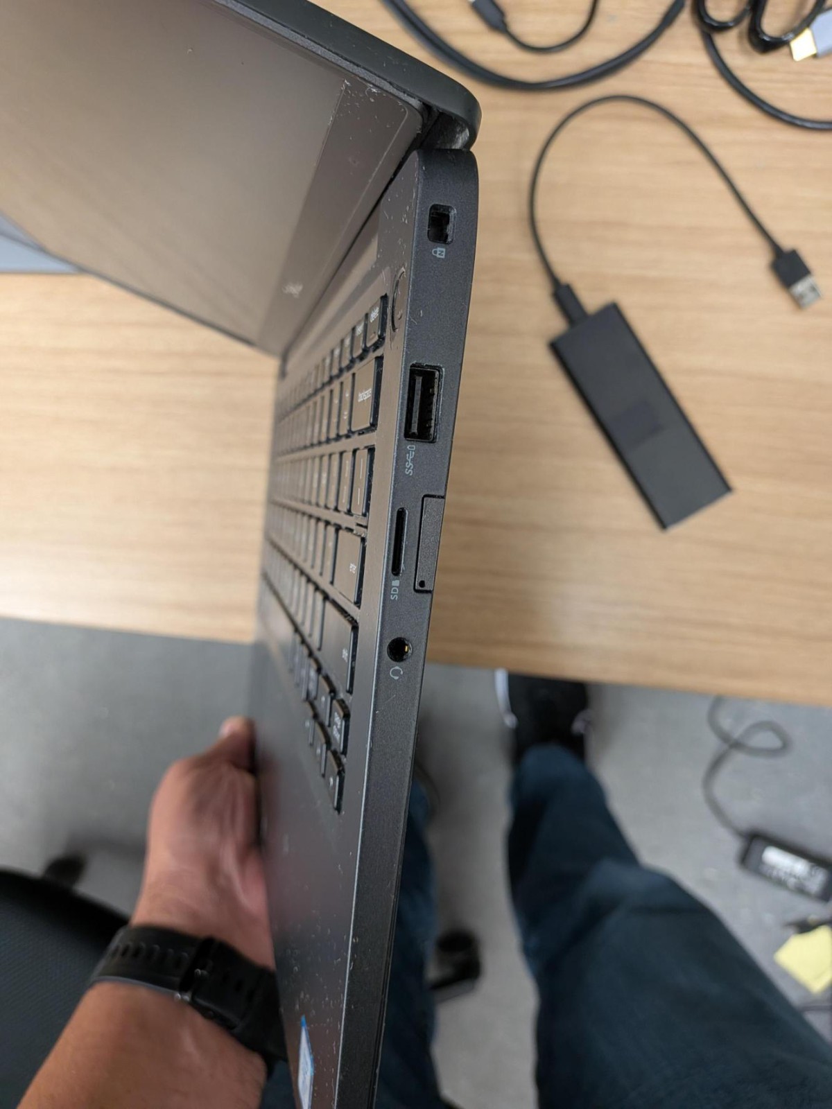 Dell Latitude 7400 Laptop | i7-8665U | 16GB RAM | 512GB SSD | Windows 11 Pro