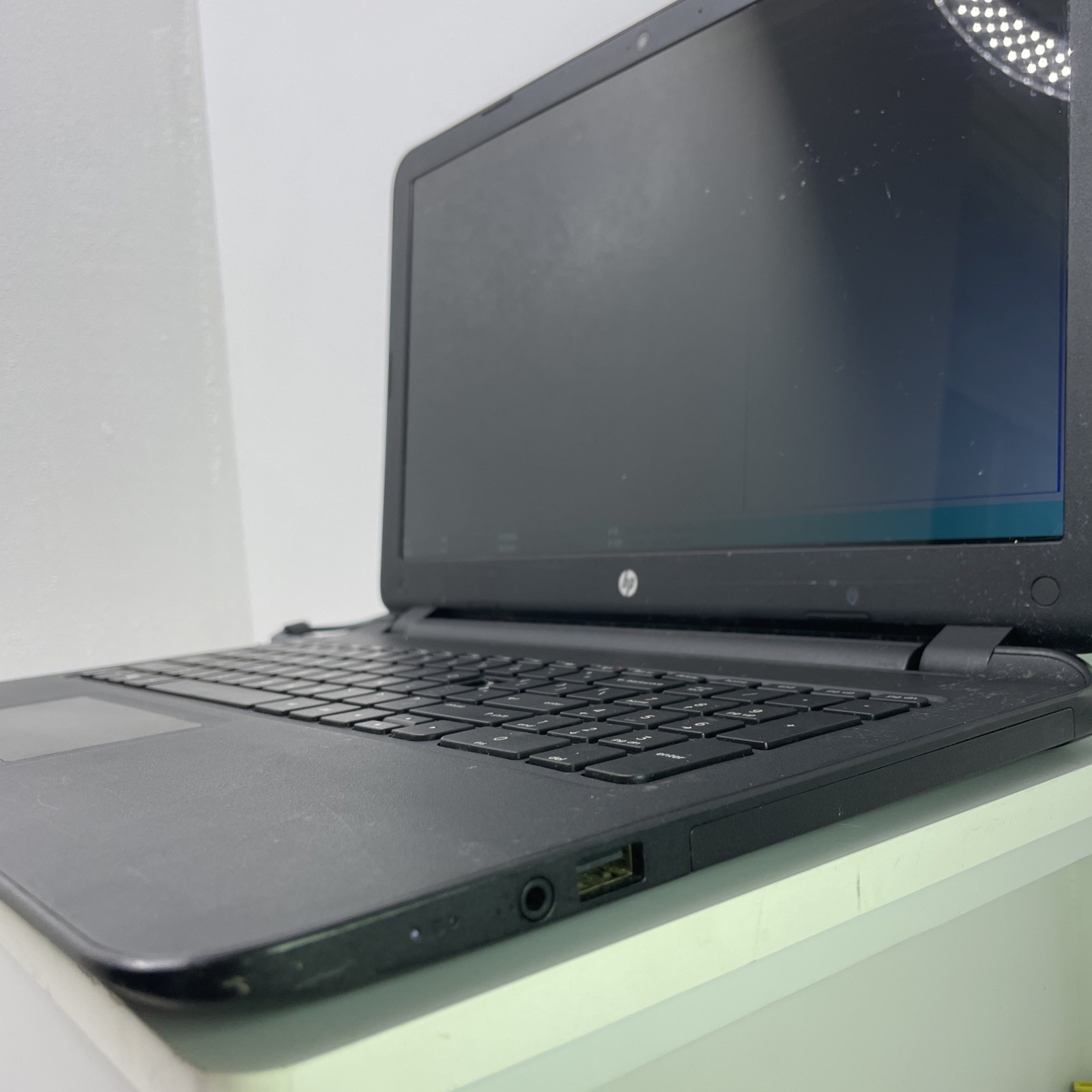 HP Laptop 15-F009WM 15.6″ AMD E1-2100 1.0GHz 4GB RAM 500GB HDD – BAD BATTERY