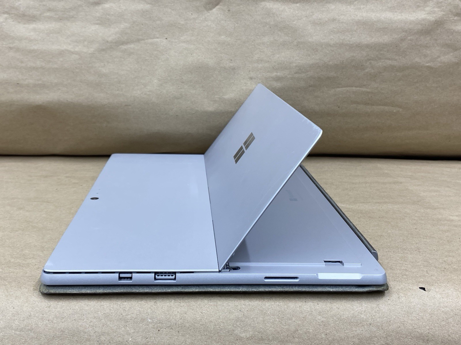 Microsoft Surface Pro 12″ 2736*1824 i5-7300U 8GB 256GB SSD Win 10 Pro READ
