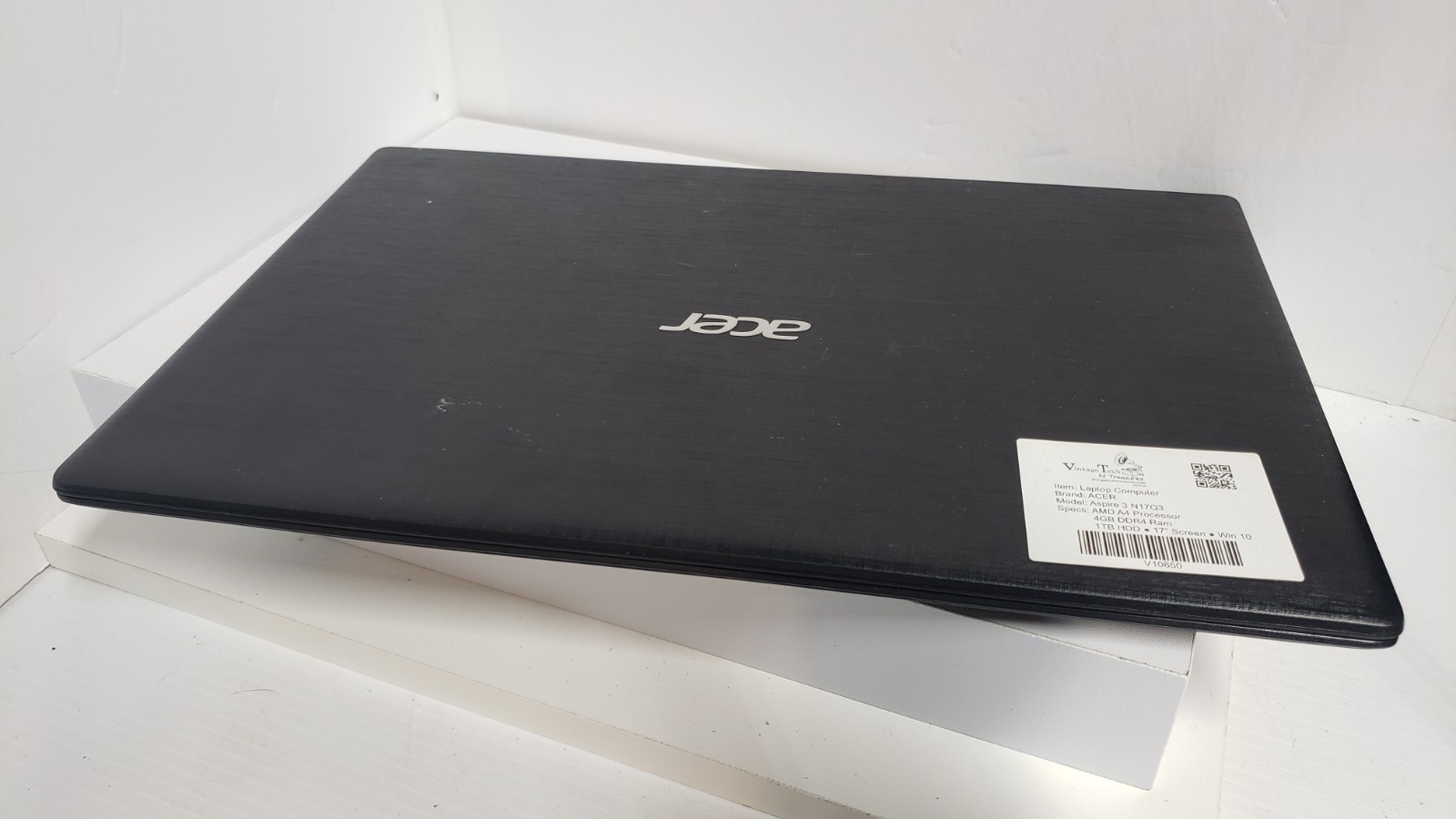 Acer Aspire E5-576 17″ Laptop AMD A4 4GB RAM 1TB HDD