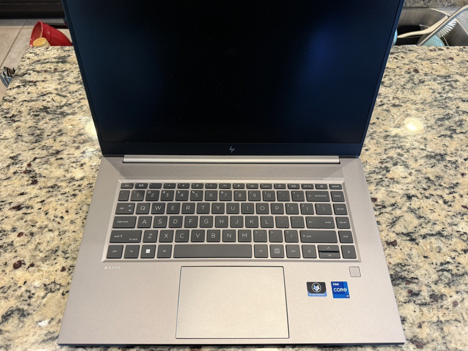 HP ZBOOK STUDIO 15.6 G8 MOBILE i7-11800H 1TB SSD NVIDIA RTX-A2000 4GB