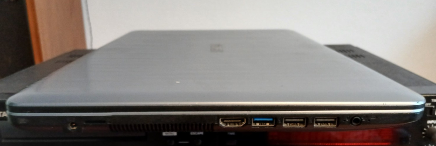 ASUS X540B – Please see picture for full details