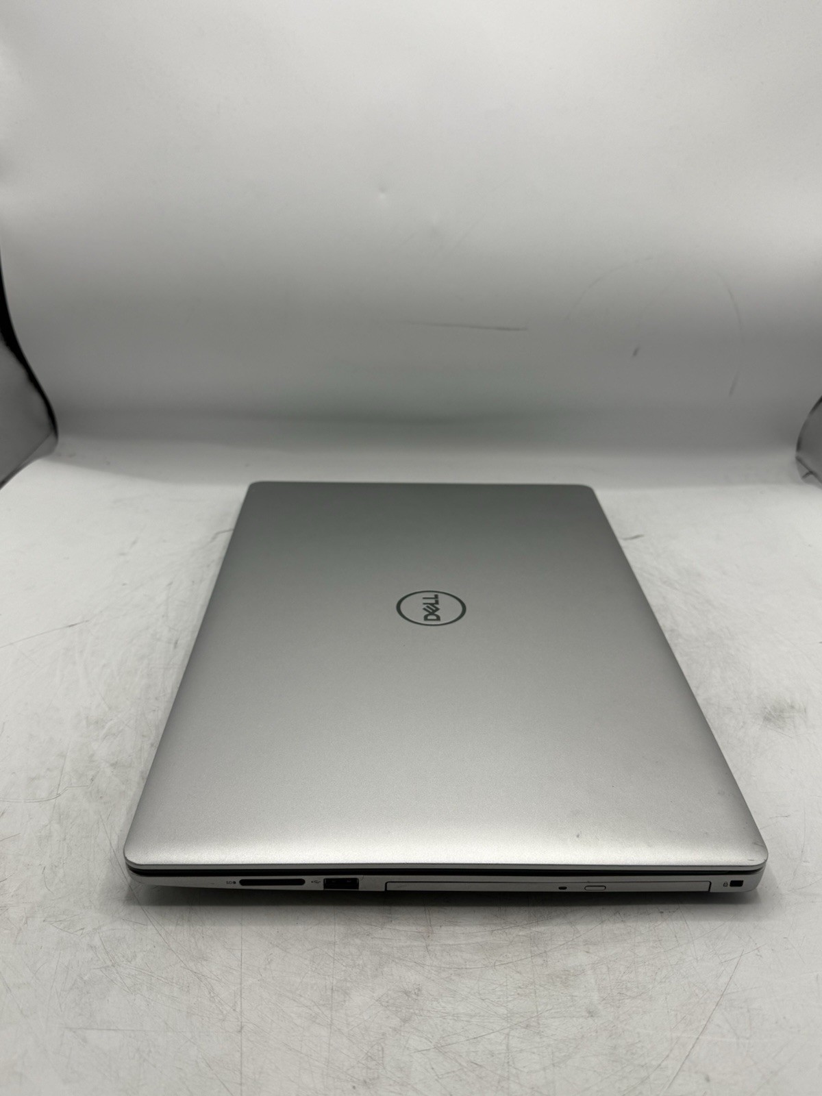 Dell Inspiron 5570 15.6” FHD Touch Intel Core i7-8550U 1.80GHz 4GB RAM READ