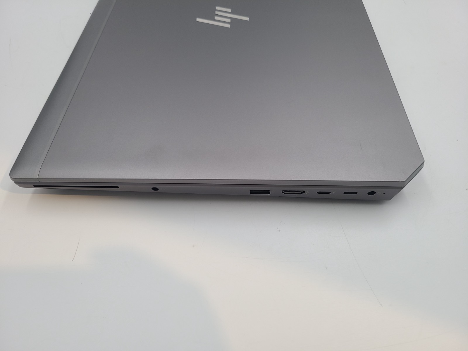 HP zBook 15 G6 i7-9850H 2.60GHz 48GB Ram 512GB SSD Win 11 Pro NVIDIA T2000