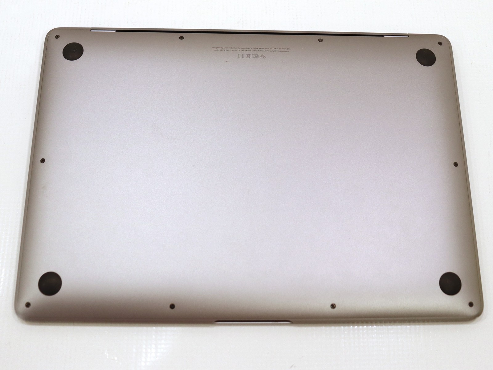 Apple MacBook Air Retina 13″ A2179 Core i3 8GB 256GB SSD – Bad Battery Read
