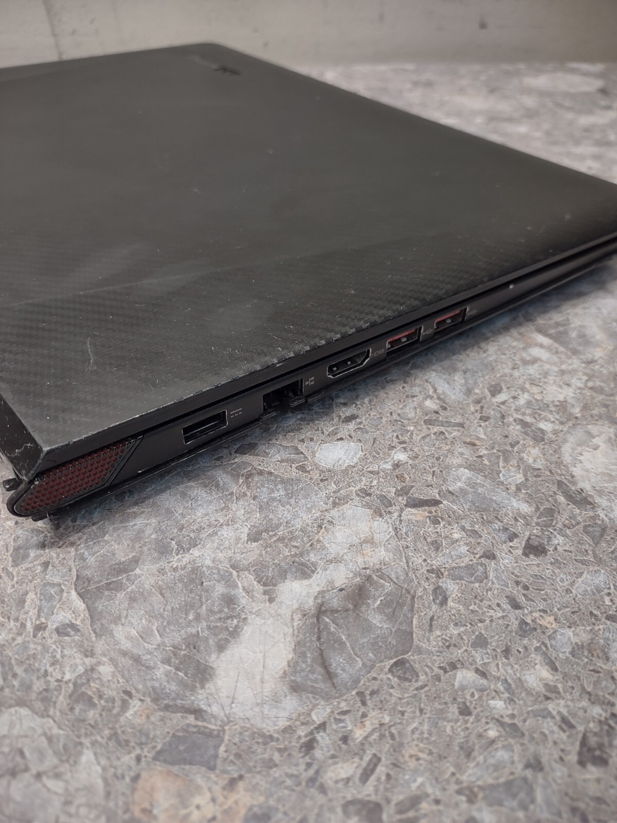 Lenovo IdeaPad Y40-70 Intel i7 4TH Gen, 16GB, Radeon R9 M275 READ !!!!