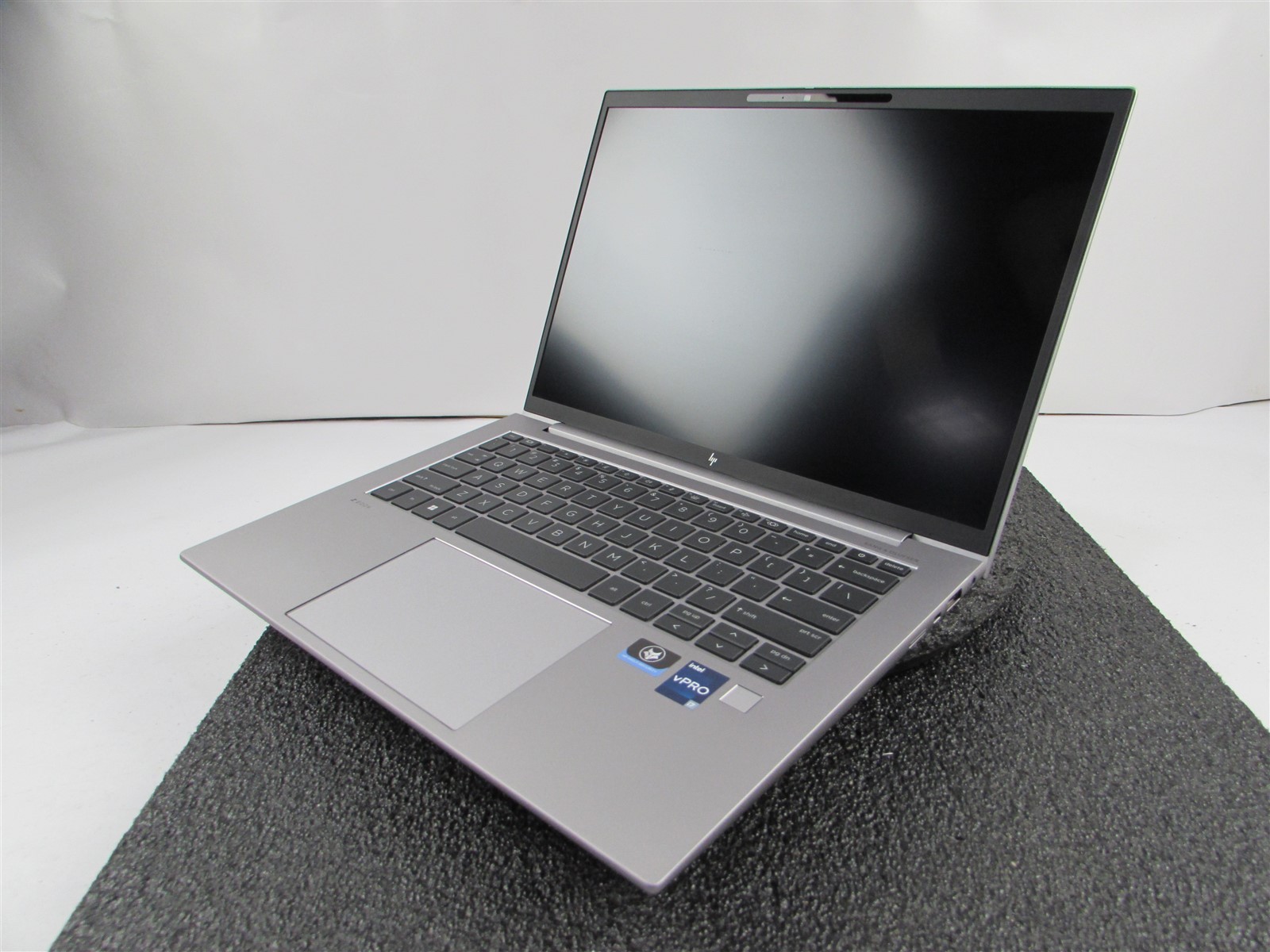 HP ZBOOK FIREFLY 14 (G9) 1920X1080 FHD CORE I5-1250P 256GB SSD 16GB RAM NO O.S