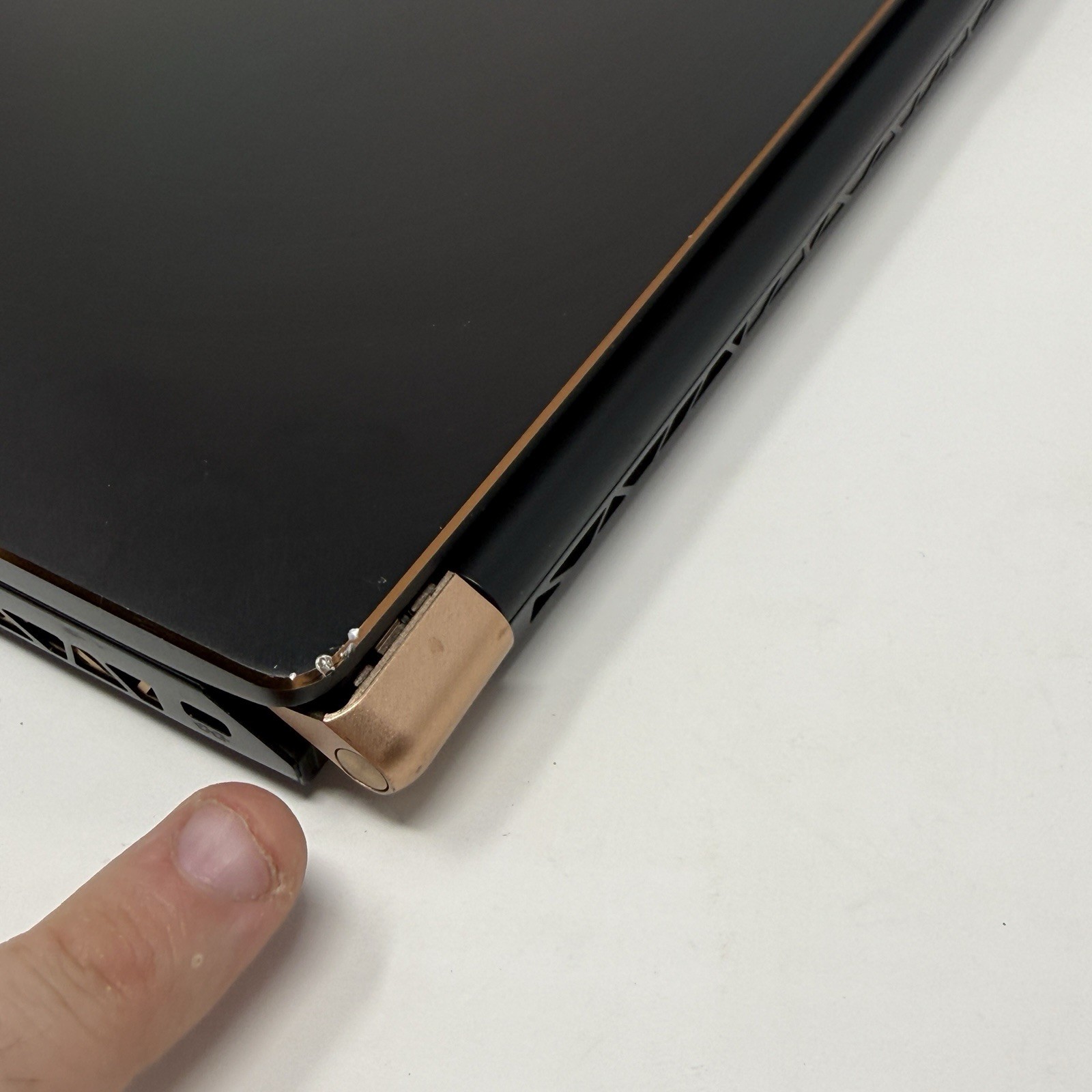 MSI GS75 Stealth 10SE-620 – 17.3″ FHD – i7-10875H –16GB RAM –RTX 2060 –512GB SSD