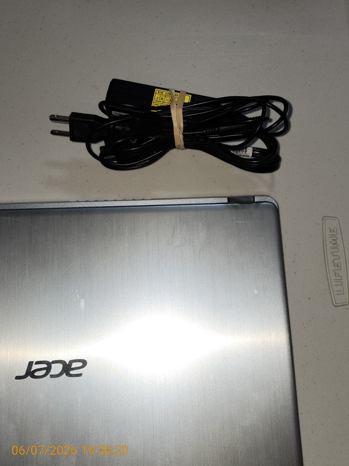 Acer Aspire 5 A515-43-R19L Ryzen 3 3200U – 4GB RAM – 500G NVMe/128G SSD – READ!