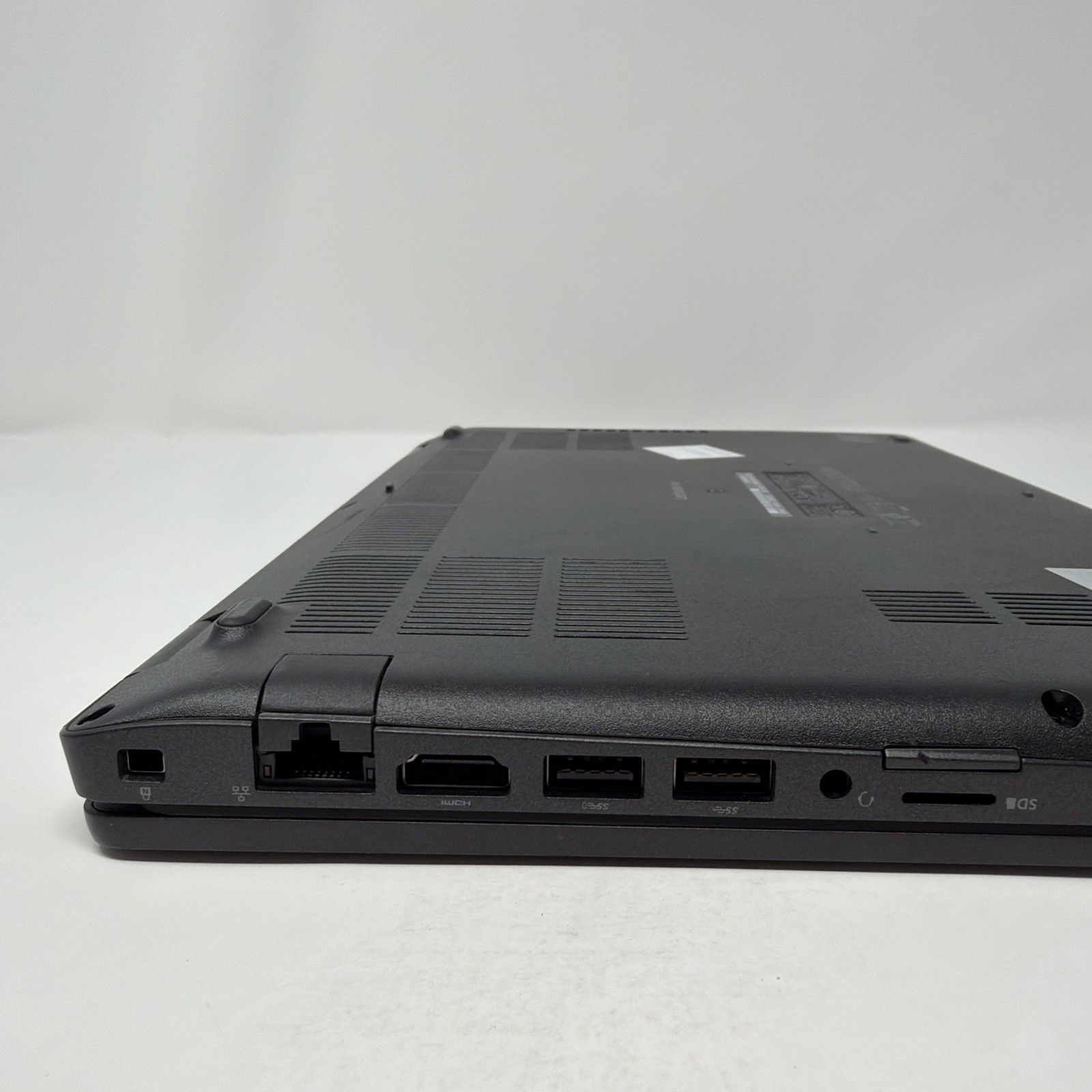 Dell Latitude 5401 i5-9300H 8GB 256GB SSD 14″ Windows 11 Laptop