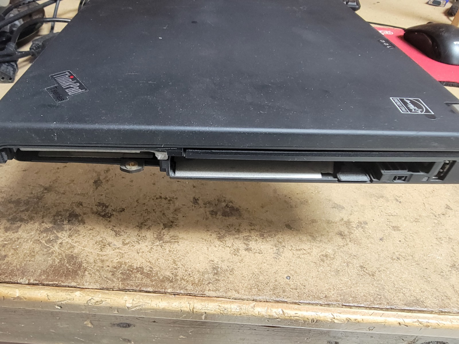 Lenovo T61 LAPTOP – INTEL CORE 2 DUO – 512MB RAM – PARTS ONLY – SEE DESCRIPTION