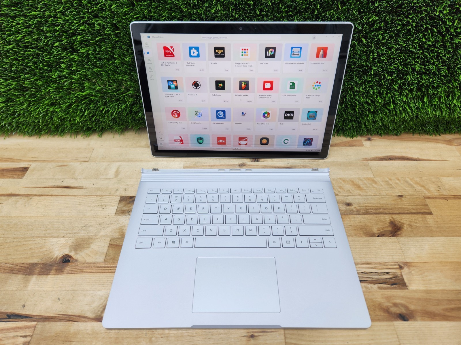 Microsoft Surface Book 2 13.5″ 3K Touch i7-8650U 16GB RAM 512GB SSD GTX 1050 ~