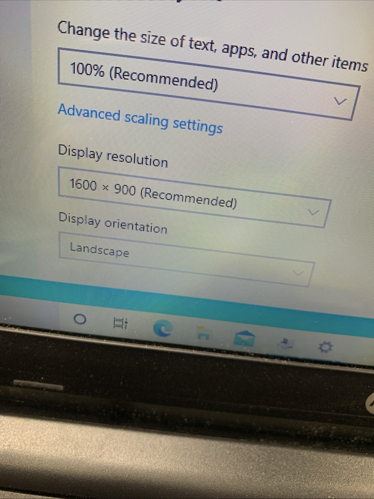 HP Notebook 17-x116dx 17.3in Intel i5-7200U 8GB RAM 1TB HDD DVD RW Win10 READ