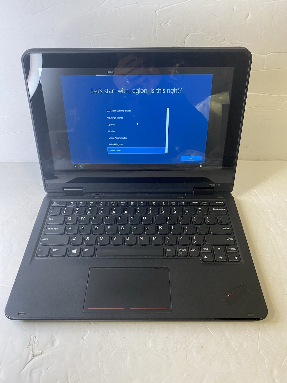 Lenovo ThinkPad Yoga 11e 11.6in 2 in 1 flip TouchScreen Windows 10