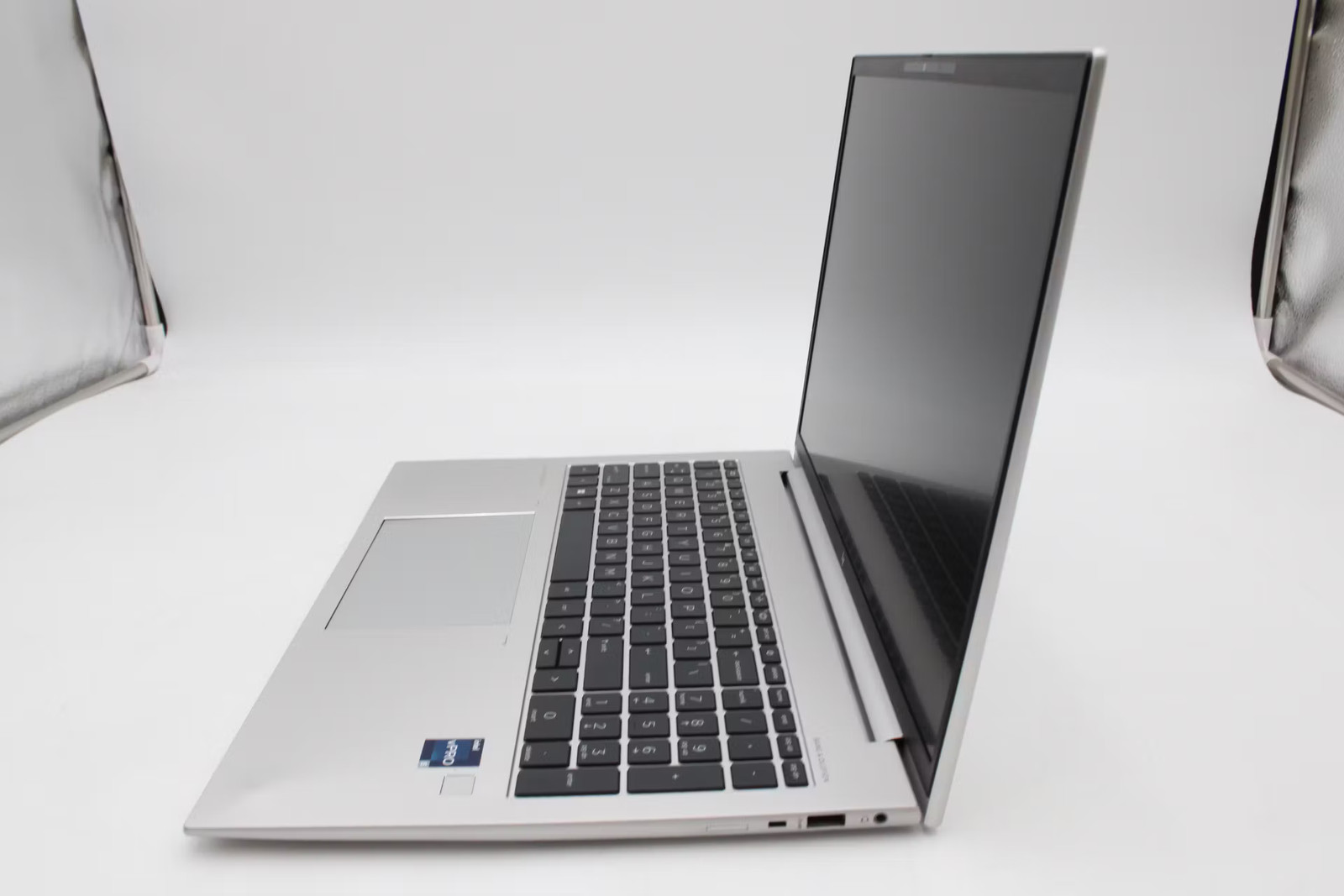 HP EliteBook 860 G10 16″ i5-1345U, 256GB NVMe, 16GB RAM