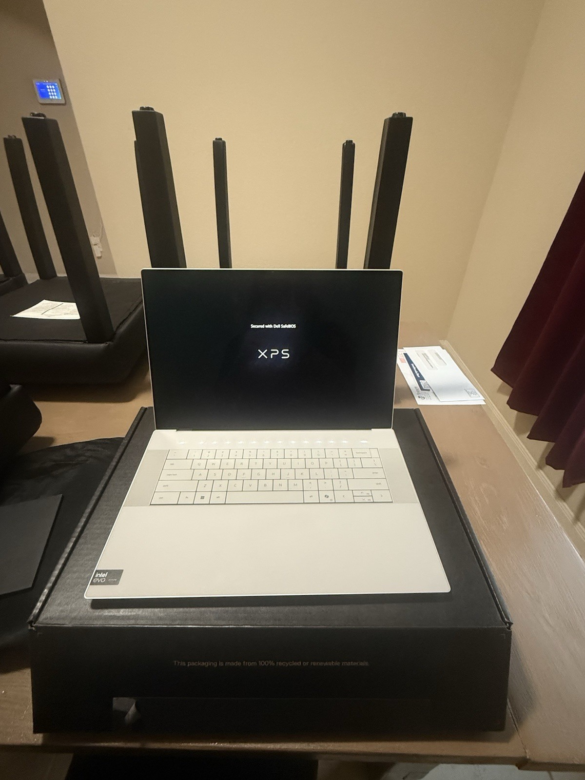 Dell XPS 16 9640 Intel Core Ultra 9 185H, 16-Core, 5.1 GHz, 16.3″, Silver