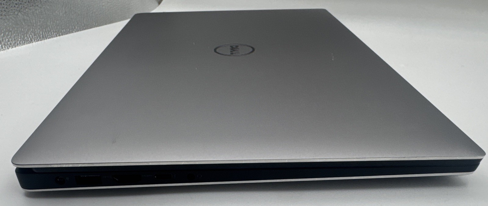 DELL PRECISION 5520 | XEON E-1505M V6 | 1TB 32GB | Win 11Pro-Excellent Battery!