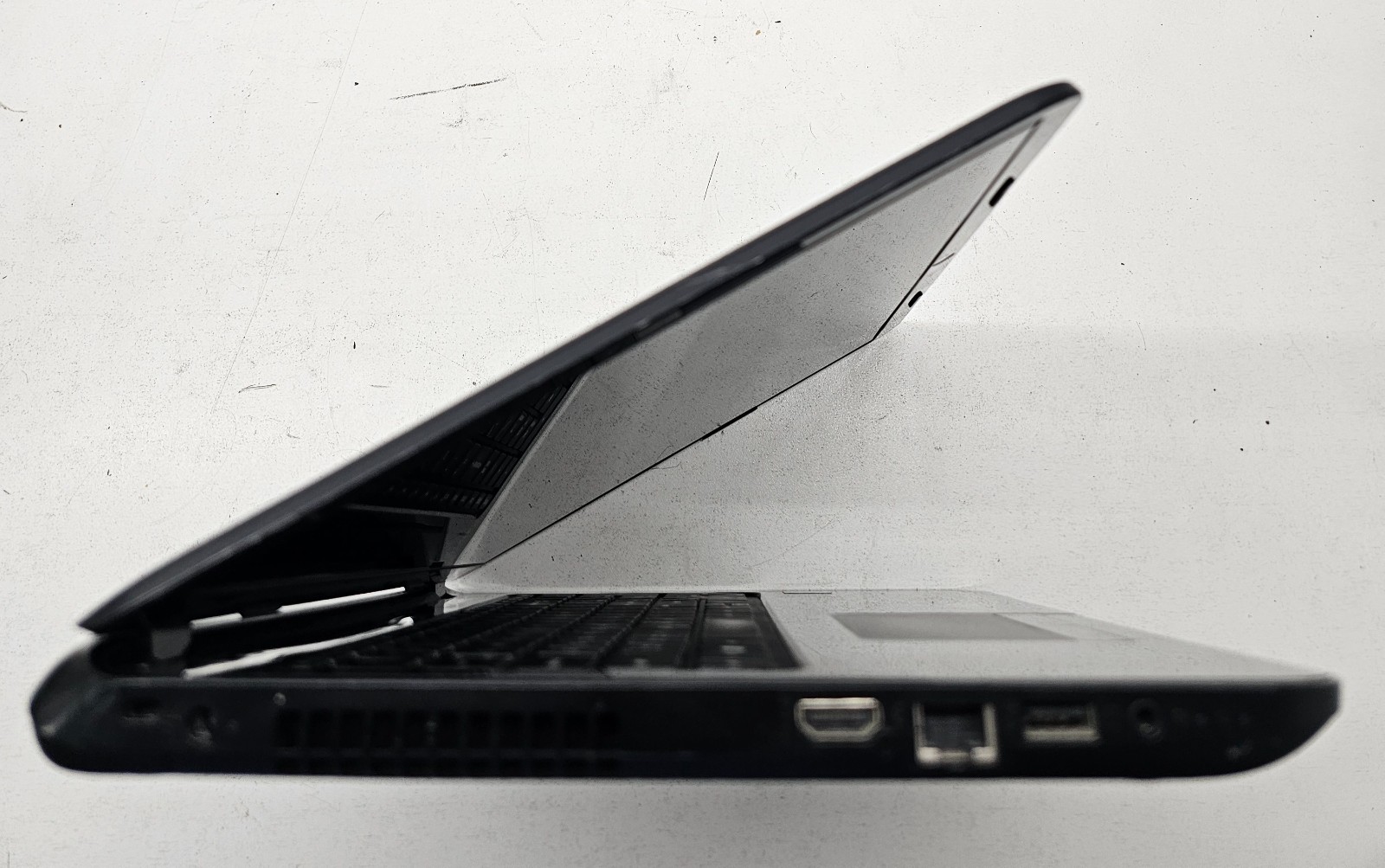 HP 15 TS 15-r015dx Laptop Intel Core i3-4010U 4GB Ram NO HD/OS (FL)