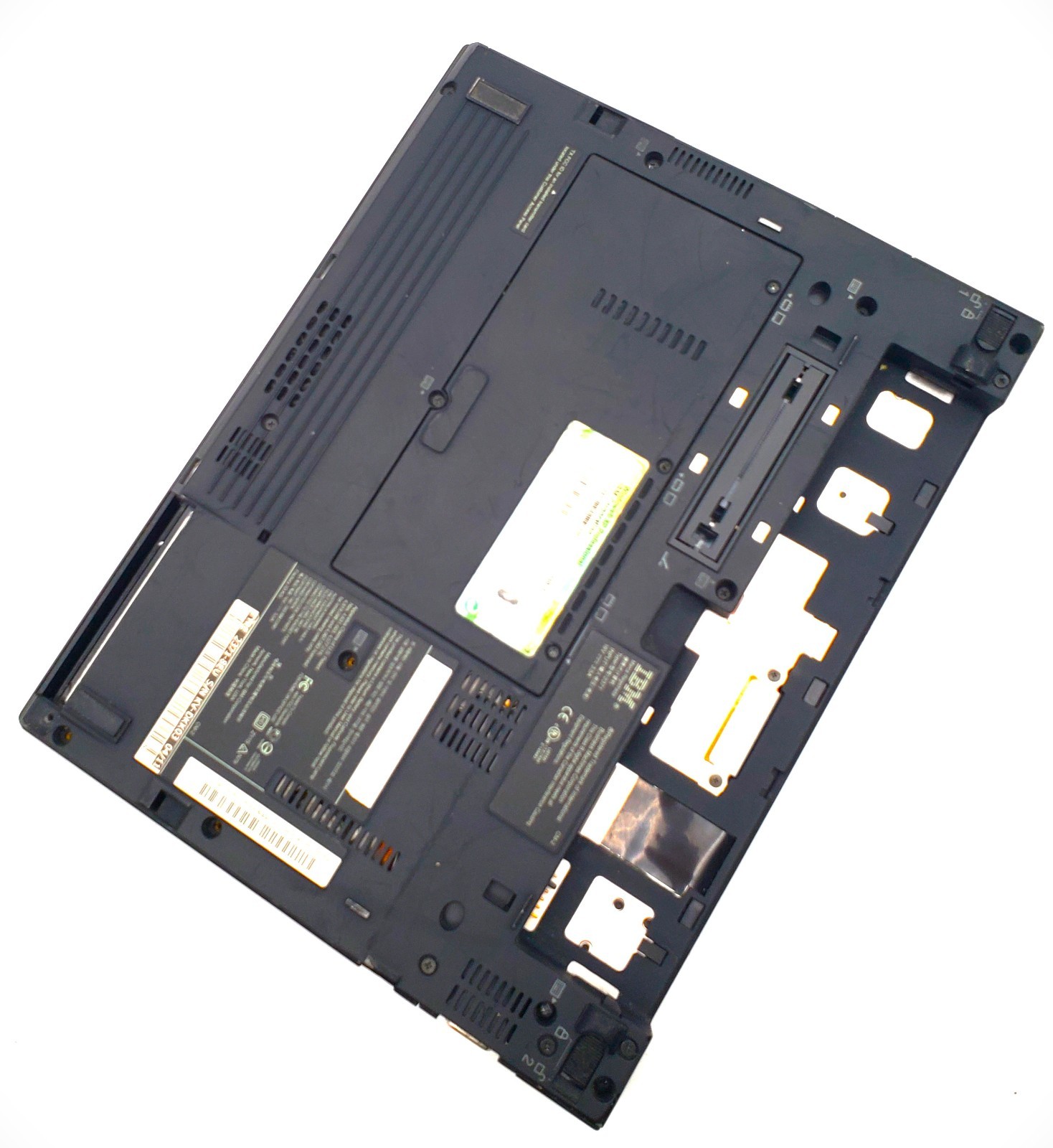 IBM X40 Thinkpad 12″ Laptop | Pentium M | 1GB | No Drives | Boots | See Descript