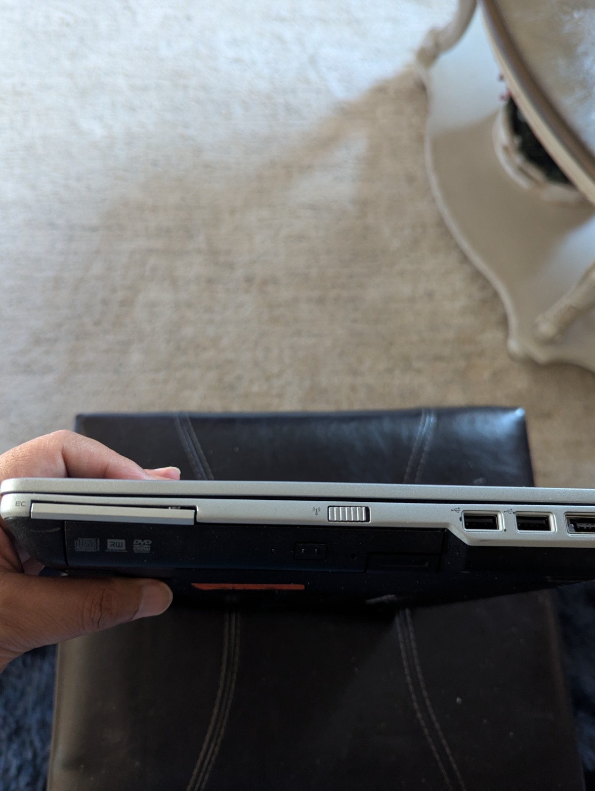 Dell Latitude E-6420 i-5-2nd Gen, 4GB Ram, DvD R/W, No HDD Pls Read Description.