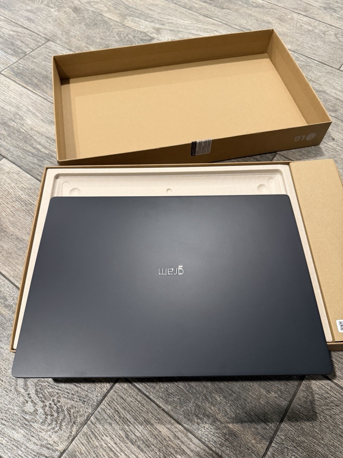 LG Gram Pro 16” WQXGA Laptop, Ultra 9 285H, RTX 5050, 32GB Ram, 2TB SSD Sealed
