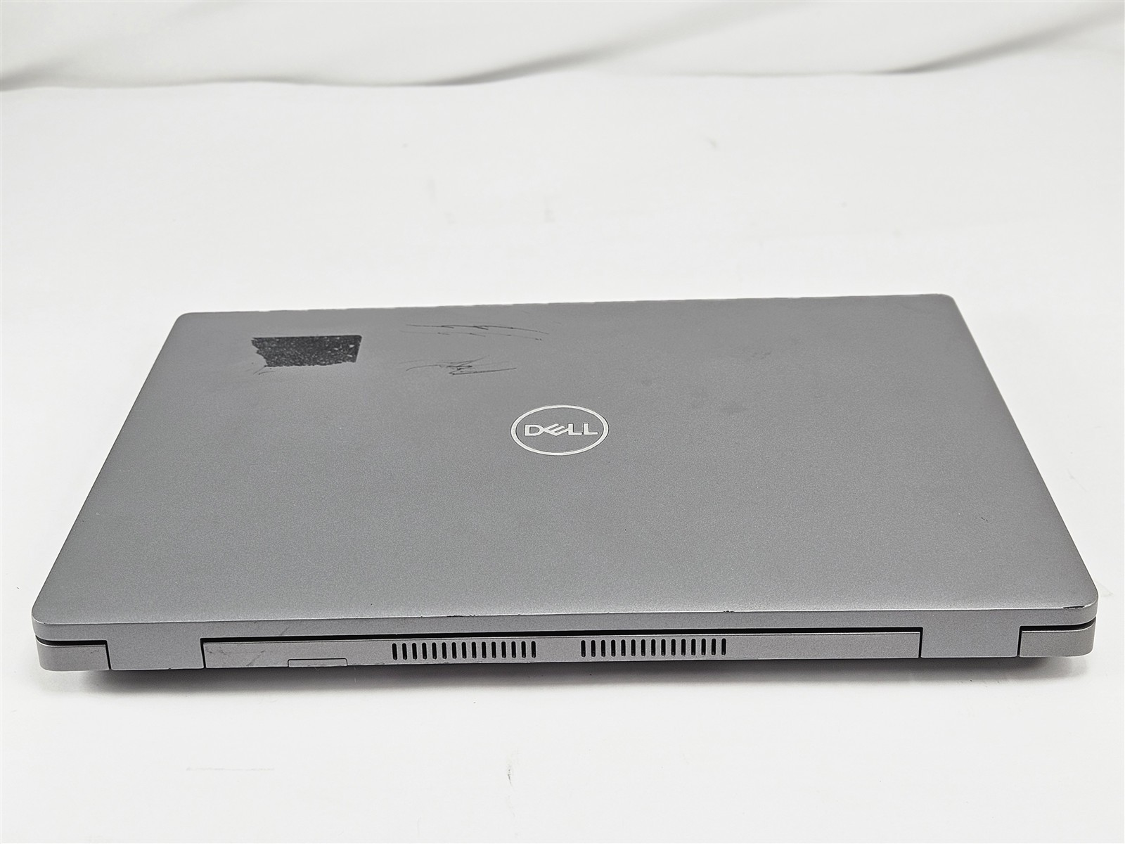 Dell Latitude 5421 14″ 2.5GHz i7-11850H 16GB RAM 256GB SSD No OS discoloration